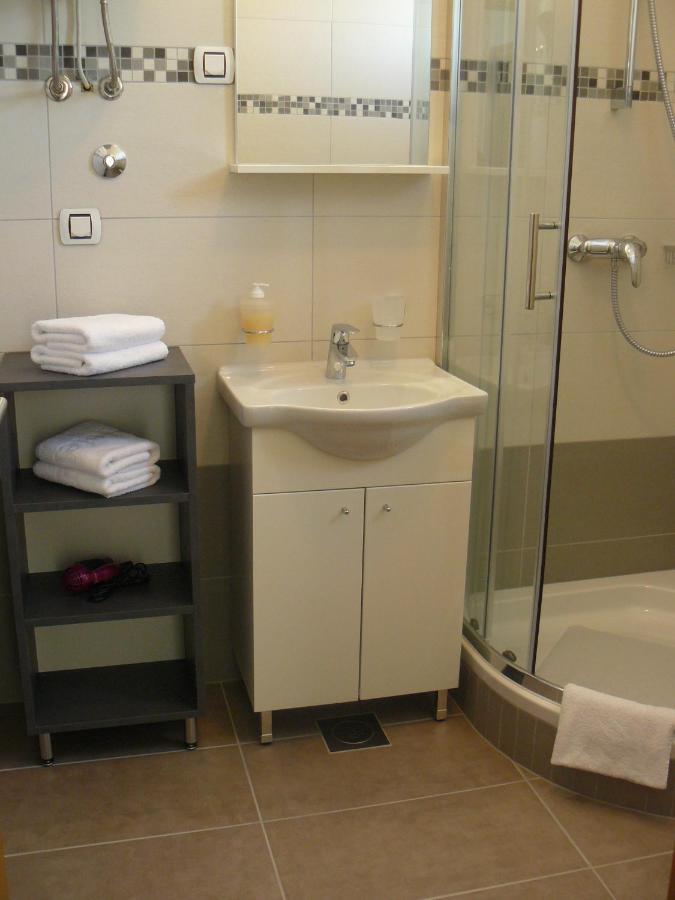 פריבלאקה Our Nest Accommodation מראה חיצוני תמונה