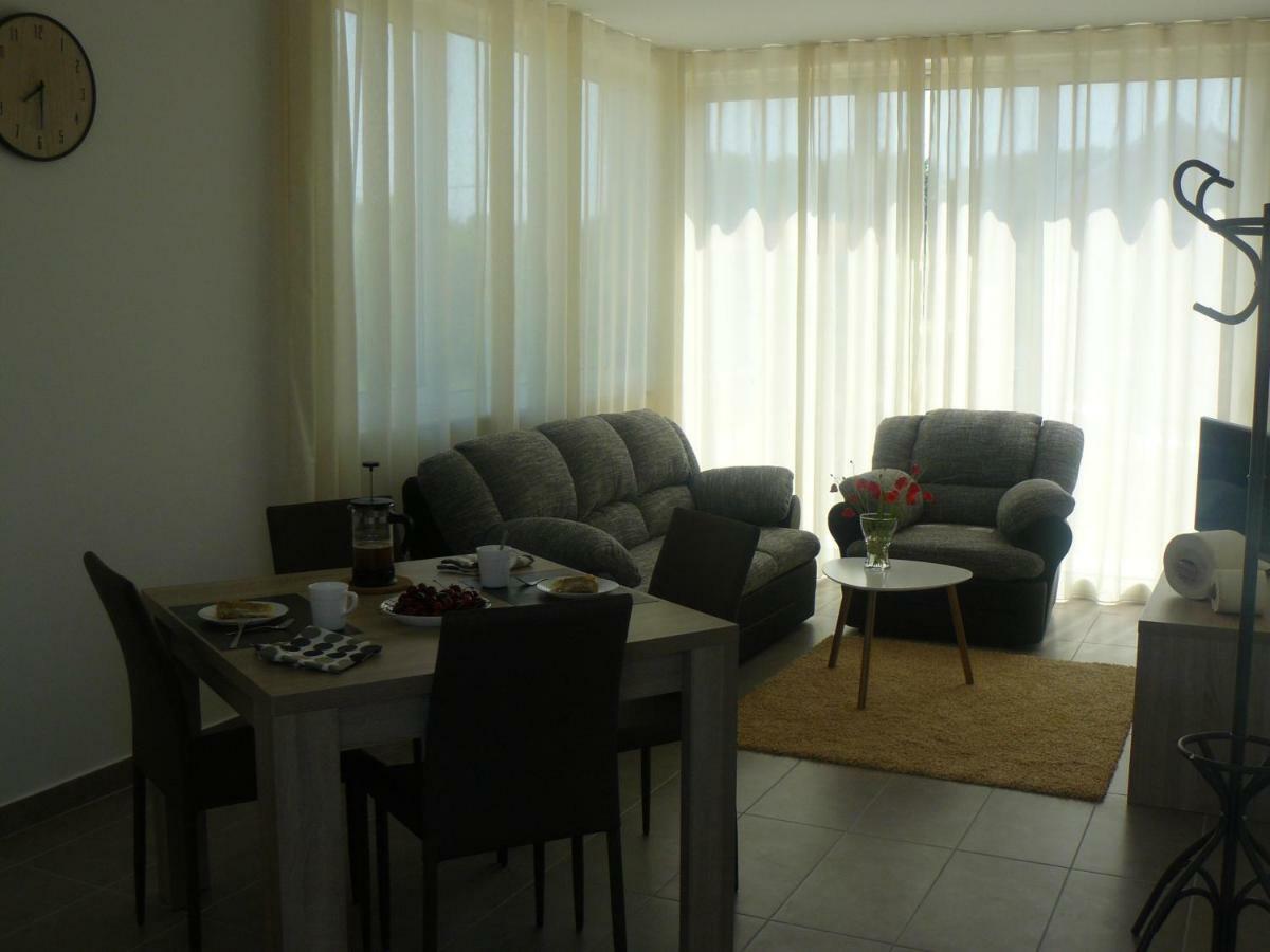 פריבלאקה Our Nest Accommodation מראה חיצוני תמונה